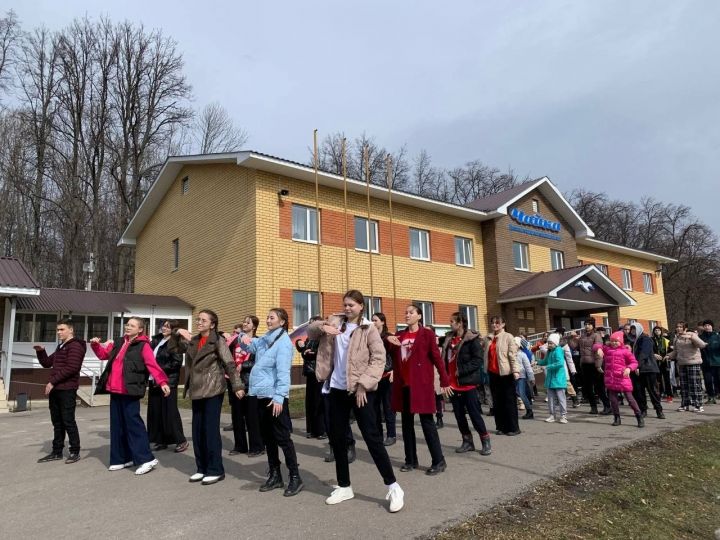 В лагере «Чайка» Дрожжановского района  началась весенняя смена отдыха для детей