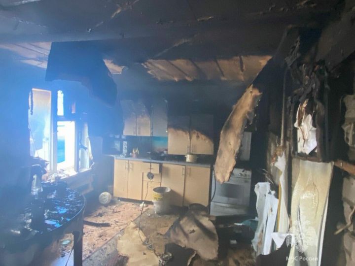 Вот так покоптила: женщина получила ожоги на пожаре в своем доме в Татарстане