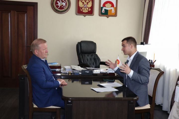 Дрожжановский район с рабочим визитом посетил министр по делам молодежи РТ