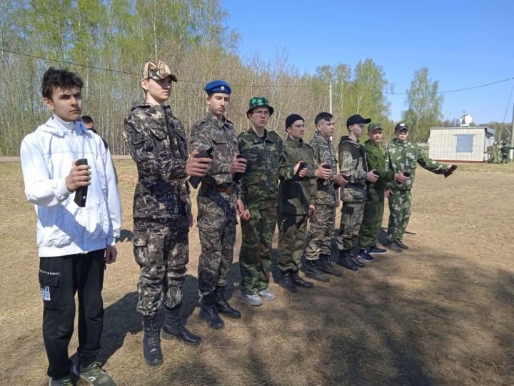 Юноши-учащиеся 10 классов общеобразовательных школ Дрожжановского района прошли учебные стрельбы в Казани
