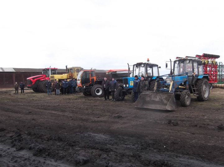 В двух хозяйствах Дрожжановского района прошел технический осмотр тракторов