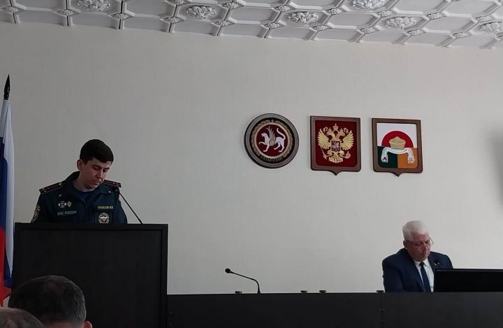 Вопросы обеспечения безопасности людей на водных объектах обсуждали сегодня на заседании КЧС в Дрожжановском районе