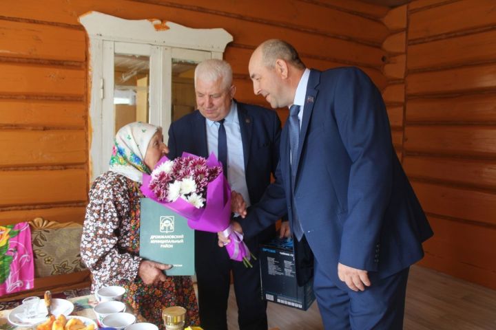 Жительница села Новое Ильмово Дрожжановского района РТ отметила 90-летний юбилей