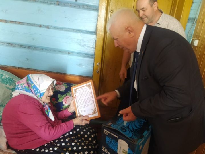 Жительницу села Новое Ильмово Дрожжановского района РТ поздравили с 90 -летним юбилеем