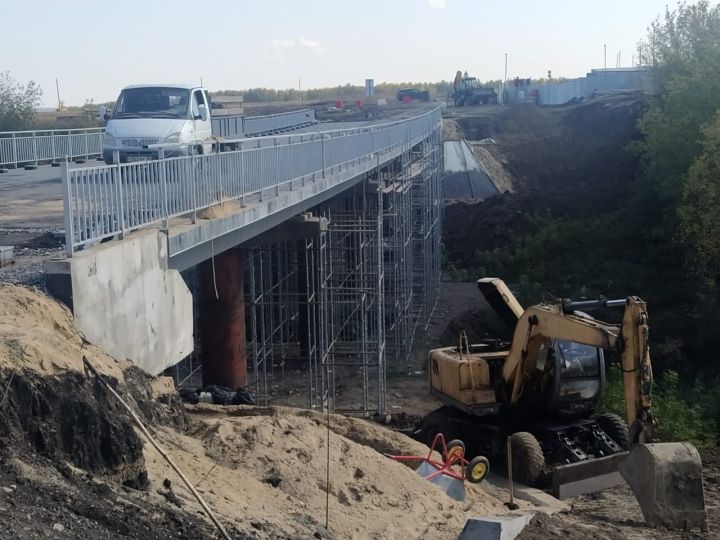 «Партийный десант» проинспектировал реконструкцию моста в Дрожжановском районе РТ