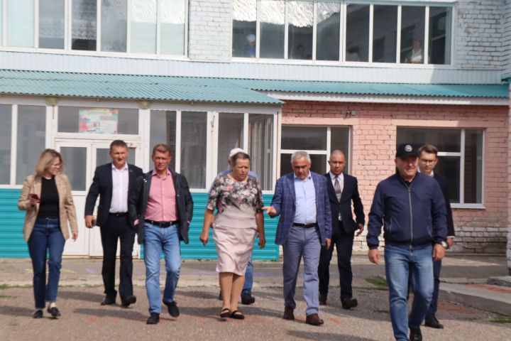 Дрожжановский район РТ с рабочим визитом посетил депутат Госдумы Максим Топилин