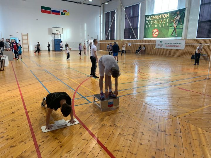 В Дрожжаном во время турнира по бадминтону дрожжановцы выполнили нормативы ГТО