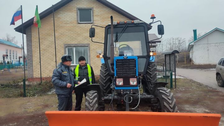 В сельских поселениях Дрожжановского района РТ трактора прошли техосмотры