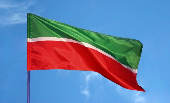 Эксперты рассказали об истории и смысле флага РТ