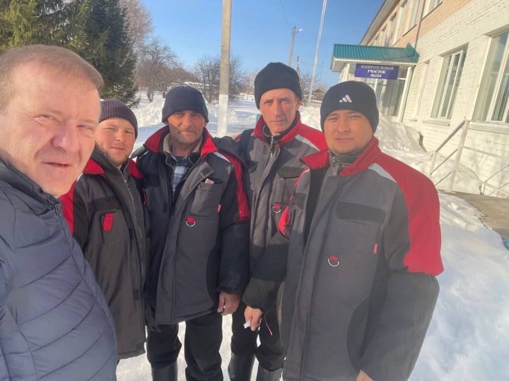 Глава Дрожжановского района РТ Марат Гафаров посетил избирательные участки муниципалитета