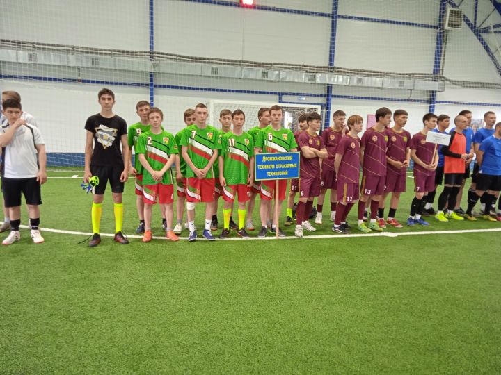 Команда футболистов Дрожжановского техникума отраслевых технологий заняли 4 место по мини футболу