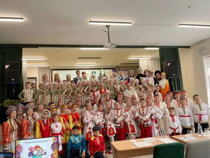 Дрожжановцы приняли участие на зональном этапе фестиваля народного творчества «Без бергә — 2024»