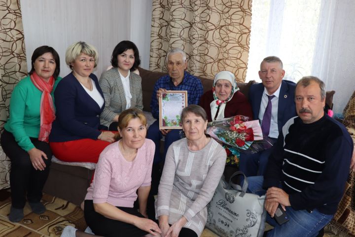 В Международный день Семьи в Дрожжановском районе РТ чествовали Бриллиантовую пару