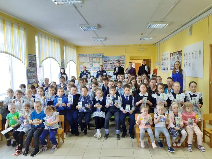 В Новоильмовской средней школе прошла встреча учащихся с инспекторами и специалистами БДД