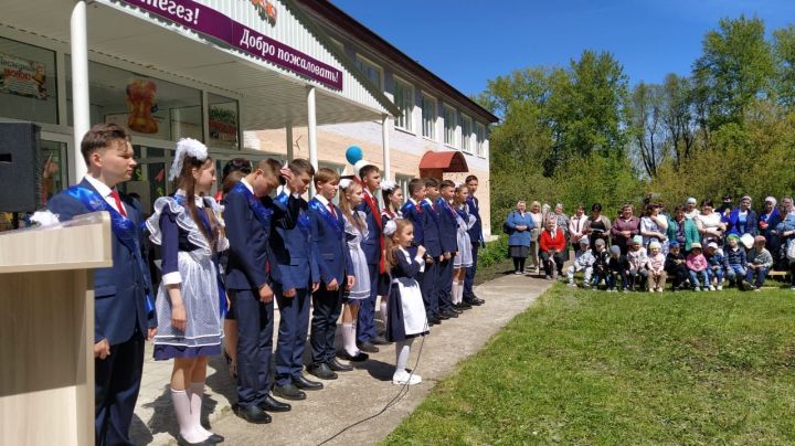 В Марсовской средней школе Дрожжановского района РТ чествовали многодетные семьи