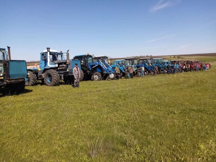 В Дрожжановском районе РТ продолжается техосмотр тракторов  физических  лиц