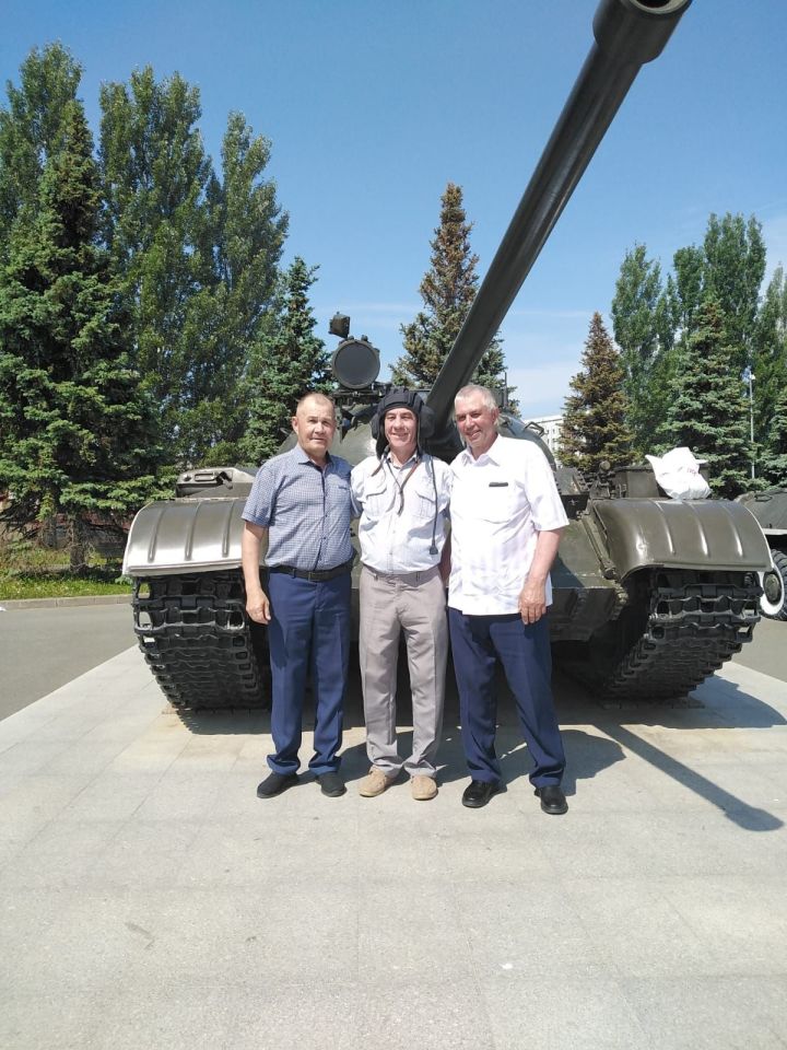 Дрожжановцы участвовали на встрече танкистов в Казани