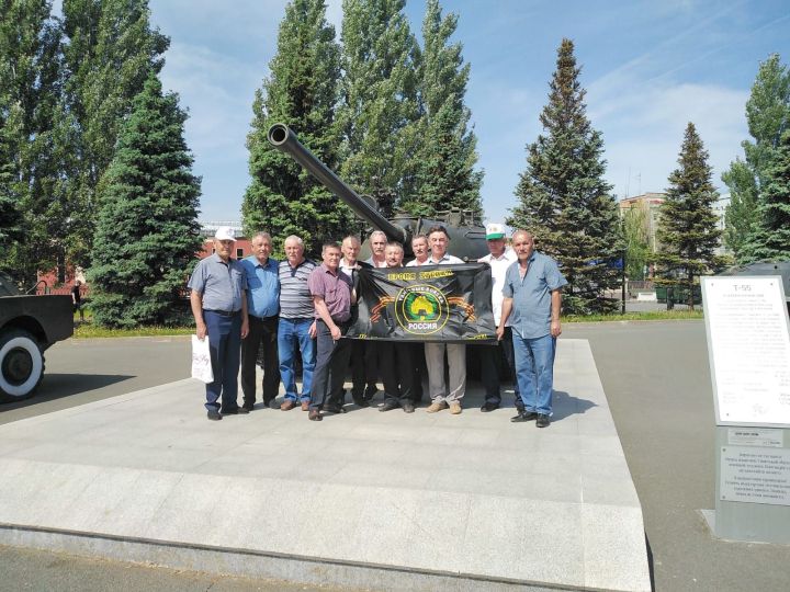 Дрожжановцы участвовали на встрече танкистов в Казани