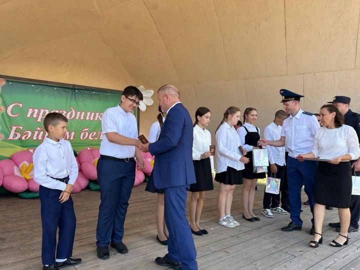 14-летним дрожжановцам вручили паспорта