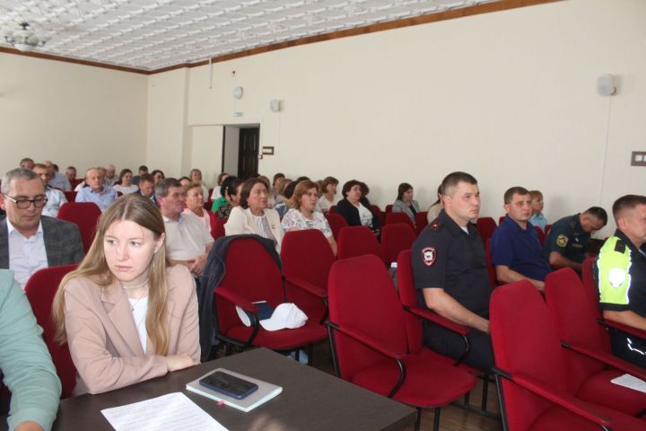 В Дрожжановском районе РТ состоялось расширенное заседание комиссии по БДД