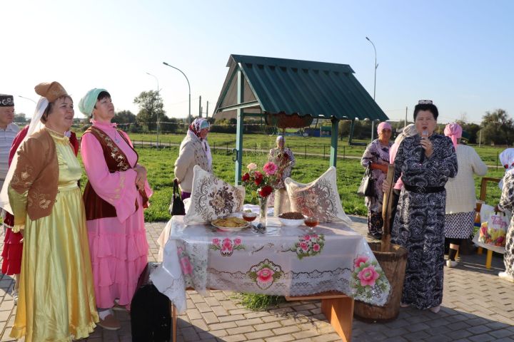 Ветерансем Мучелей ялӗнче, уявра