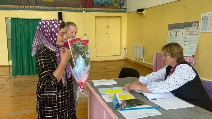 В день выборов в Дрожжановском районе РТ поздравили с юбилеем мать погибшего бойца СВО