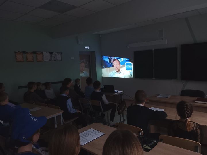 В школах Дрожжановского района автоинспекторы и специалисты БДД проводят встречи