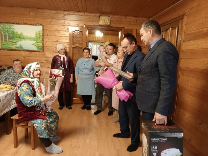 Жительница села Старые Какерли Дрожжановского района РТ отпраздновала 90-летний юбилей