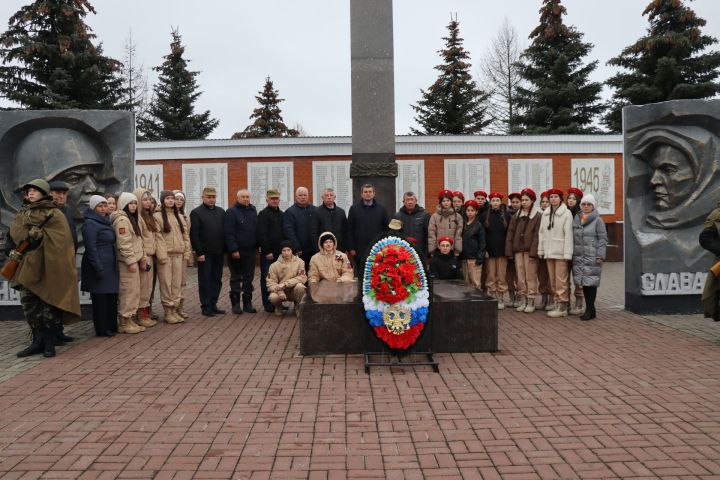 В Дрожжановском районе почтили память Неизвестного Солдата