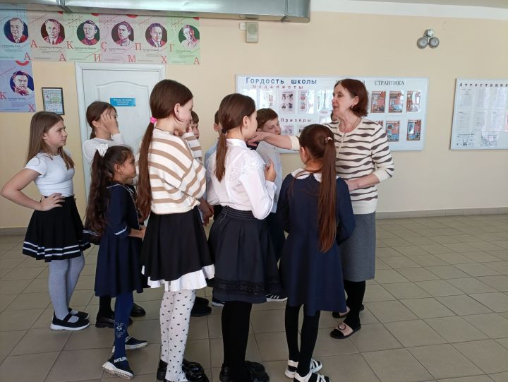 В Чувашско-Дрожжановской средней школе провели неделю английского языка