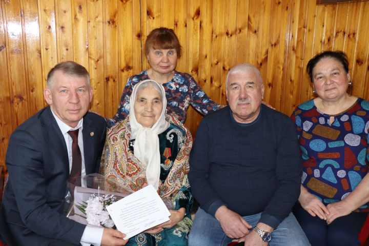 Медали, награды и труд в тылу: история 95-летней Гульзиган Шайдулловой из села Малая Цильна