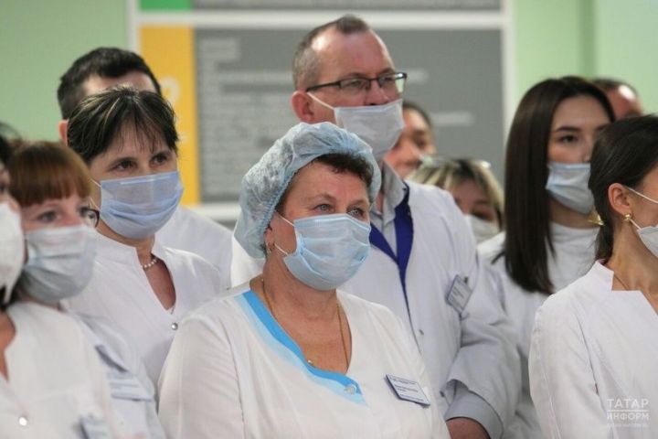 Более 28 тыс. медработников Татарстана получают специальные социальные выплаты