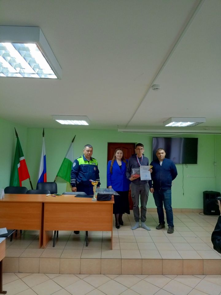 В Дрожжановском техникуме прошел конкурс по автомногоборью среди студентов