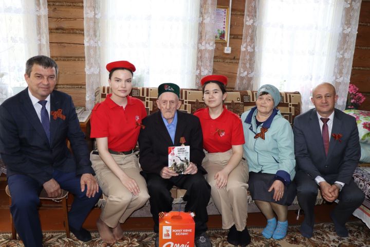 В Дрожжановском районе РТ вручают подарки ветеранам ко Дню Победы