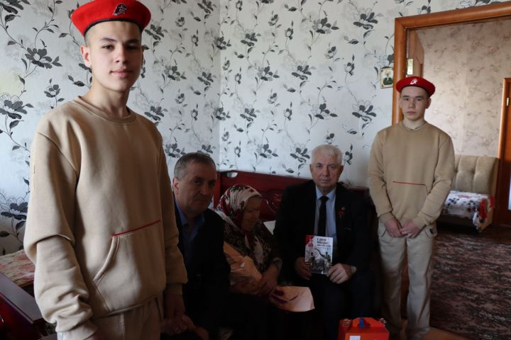 В Дрожжановском районе РТ вручают подарки ветеранам ко Дню Победы