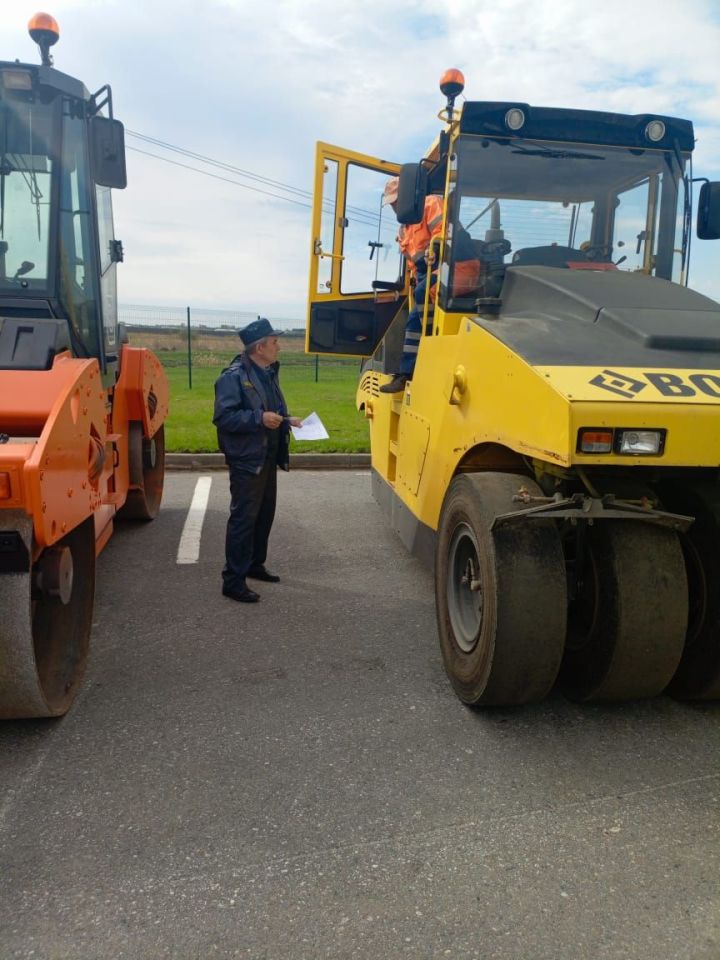 В ДРСУ «Дрожжановский» Буинского филиала АО «Тататавтодор» прошел технический осмотр дорожно-строительной техники