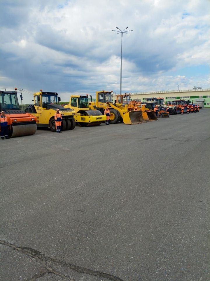 В ДРСУ «Дрожжановский» Буинского филиала АО «Тататавтодор» прошел технический осмотр дорожно-строительной техники