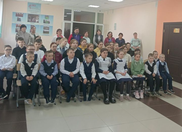 Автоинспекторы Дрожжановского района проводят уроки безопасности для школьников