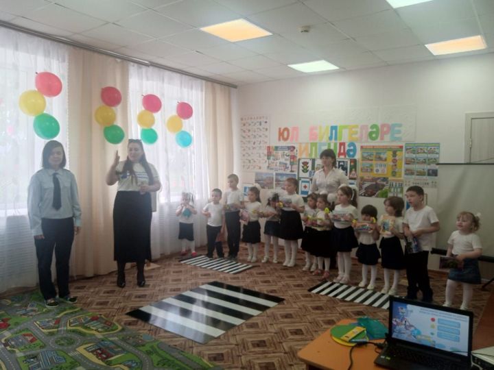 Учим ПДД играя: в Марсовском детском саду Дрожжановского района прошёл урок безопасности