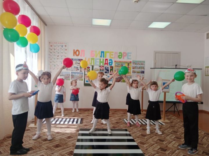 Учим ПДД играя: в Марсовском детском саду Дрожжановского района прошёл урок безопасности