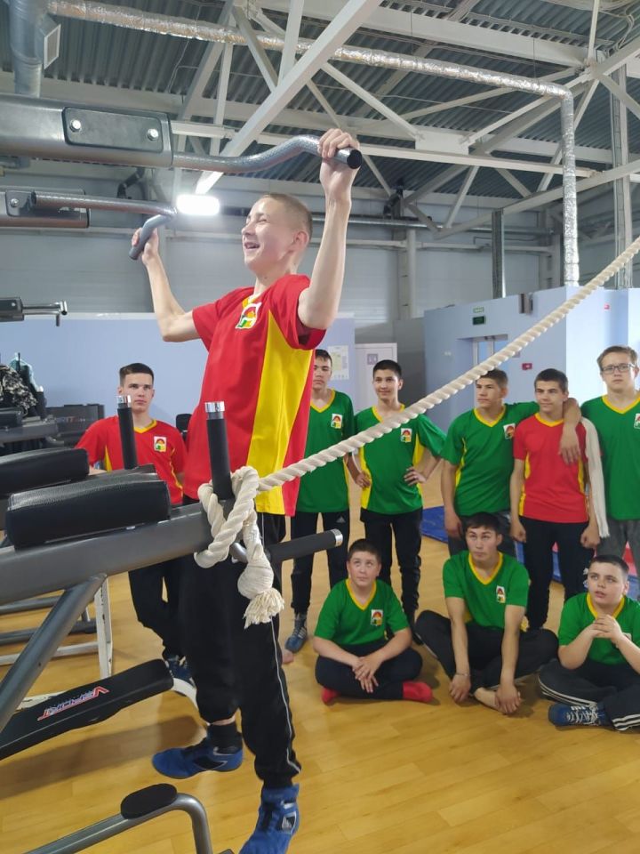 Юные спортсмены, занимающиеся в спортивной секции «Кореш» на базе «Спортивной школы» Дрожжановского района РТ, сдали переводные испытания