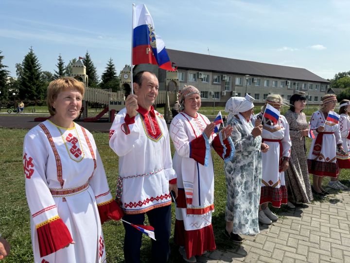 Парад дружбы народов в Дрожжановском районе: праздник единства и культуры ко Дню России