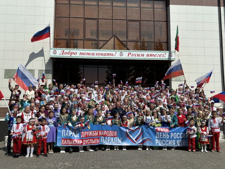 Парад дружбы народов в Дрожжановском районе: праздник единства и культуры ко Дню России
