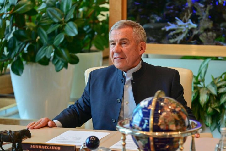 Рустам Минниханов поблагодарил медицинских работников за самоотверженный труд