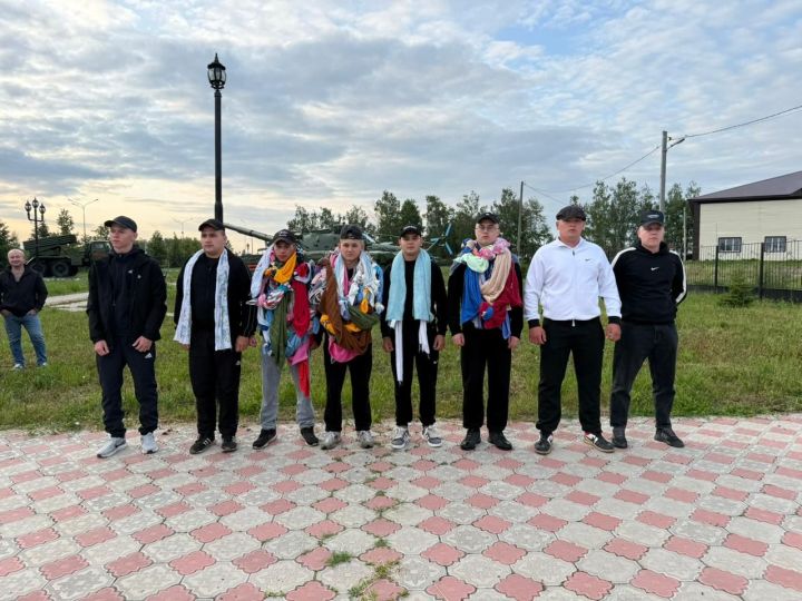 Восемь молодых защитников из Дрожжановского района РТ отправились служить
