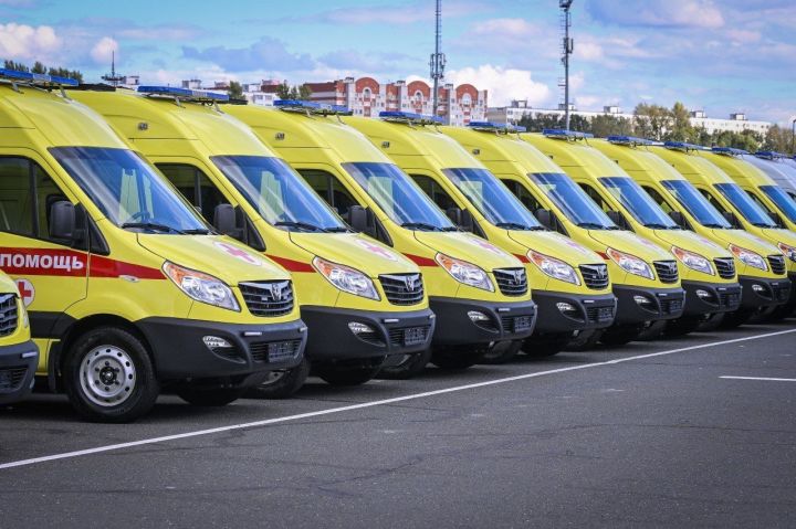 Дрожжановская ЦРБ получила новый автомобиль скорой помощи