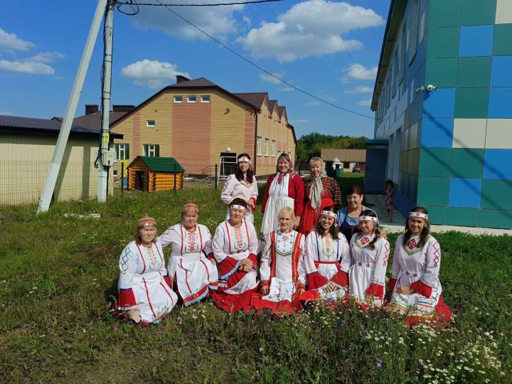 Фольклорные посиделки «Улах каҫӗ» возрождают традиции чувашского народа