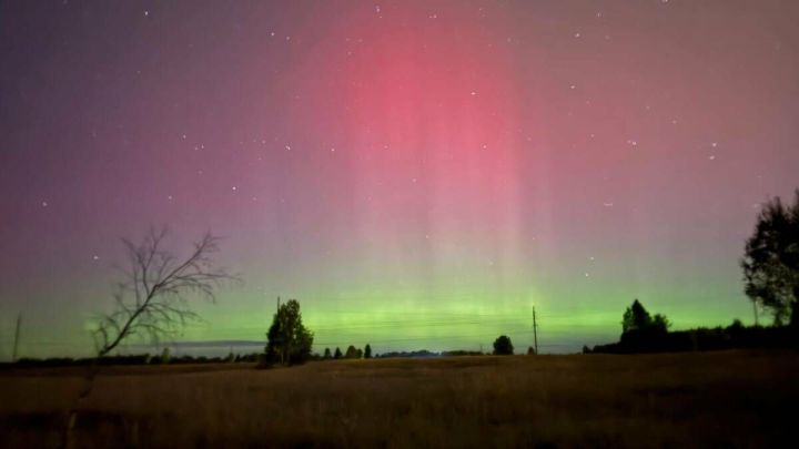 Невероятное зрелище: жители Татарстана запечатлели северное сияние