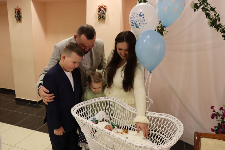 Первенец 2026 года в Дрожжановском районе: состоялась торжественная церемония в отделе ЗАГС
