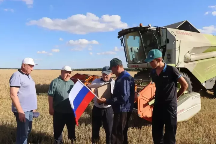 Поздравление главы района Марата Гафарова с Днём работников сельского хозяйства